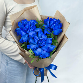 Букет из Синих французских роз в крафте