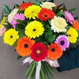 Яркая радуга