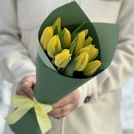 Букет из жёлтых тюльпанов
