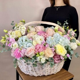 Корзина с цветами