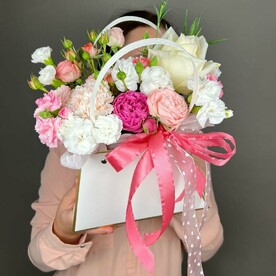 Корзина с цветами