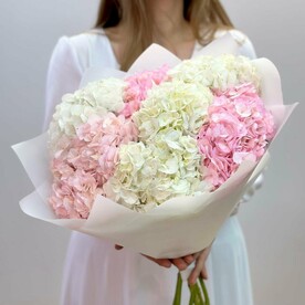 Букет розовых и белых гортензий - «Седьмое небо»