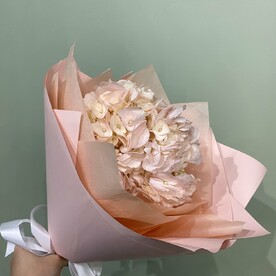 Букет с гортензией