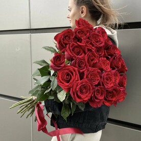 25 роз Эксплорер 80см