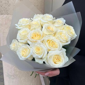 Букет из 15 пионовидных роз эквадор