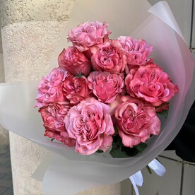 Букет из 11 пионовидных роз эквадор