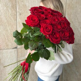 35 роз под ленту