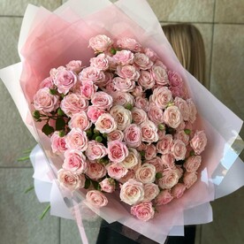 Розы кустовые пионовидный