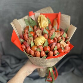 Букет с колбасками и сыром