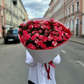 Букет кустовых роз