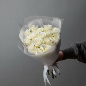 Букет из 15 белых роз