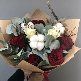 Букет из розы и хлопка