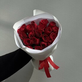 Букет из 25 шт. Кенийских красных роз