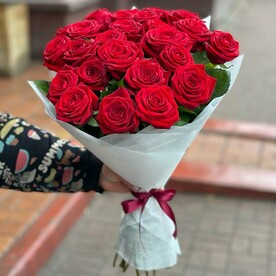 Букет из 23 красных роз