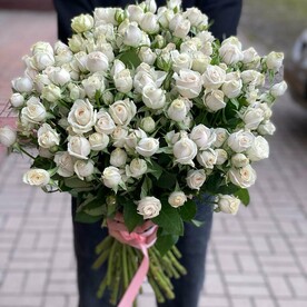 Букет из кустовой розы