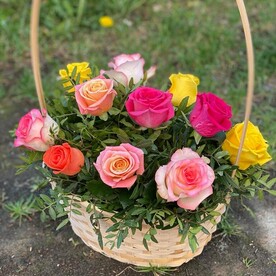 Корзина из 11 роз