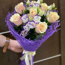 Роза, Лизиантус Эустома, Дизайнерская упаковка