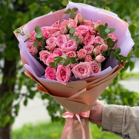 Букет из кустовой розы