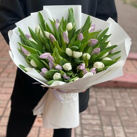 Букет из 51 тюльпана