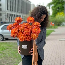 Композиция "Оранжевый всплеск"