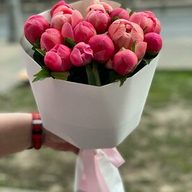 Букет из 15 пионов