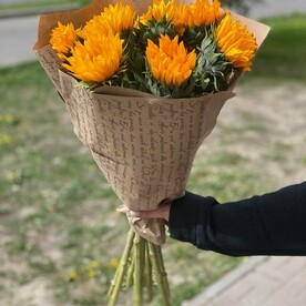 Букет из 9 подсолнухов