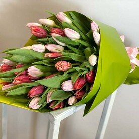 Букет из 37 тюльпанов