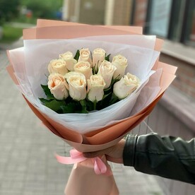 Букет из 11 кремовых роз