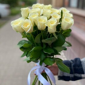 Букет из 15 белых роз