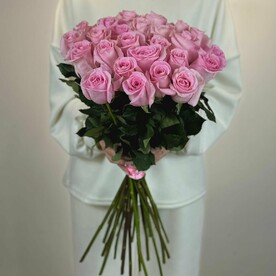 Букет из 25 розовых роз