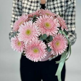 Композиция из 9 розовых гербер