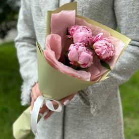 3 нехных пиона