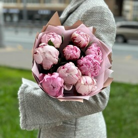 9 нежных пионов