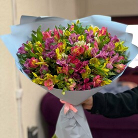 25 альстромерий