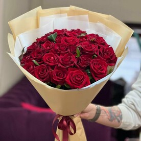 25 красных роз