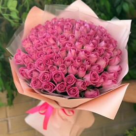 101 розовая роза