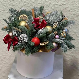 Композиция из нобилиса в коробке