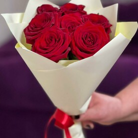 Букет "7 красных роз"