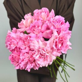 11 розовых французских розочек