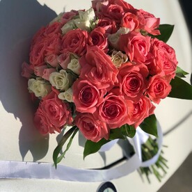 Мини букет из кустовой розы