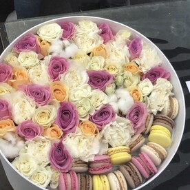 Коробка с макарони