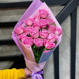 17 роз