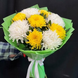 Девять хризантем