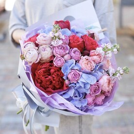 Скромная улыбка