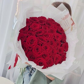 35 красных роз классика ароматные 60см