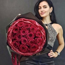 Букет Красные розы 15 шт