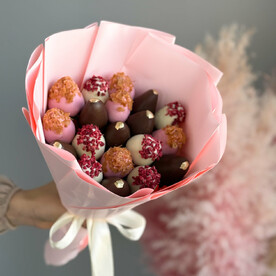Букет из клубники в шоколаде "Молли" маленький