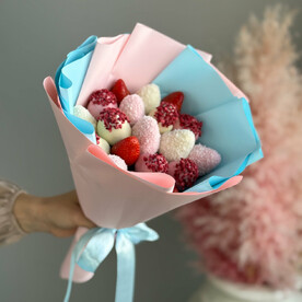Букет из клубники в шоколаде "Сабрина" маленький