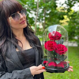 Трио «Люкс» винные розы в колбе в подарочной коробке /32 см