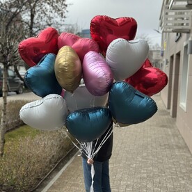 Набор из 15 разноцветных фольгированных сердец